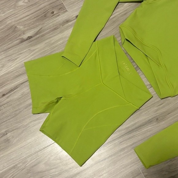 L*Space x Tessa Brooks Aim High Long Sleeve Crop Top and Shorts Set - Picture 3 of 7